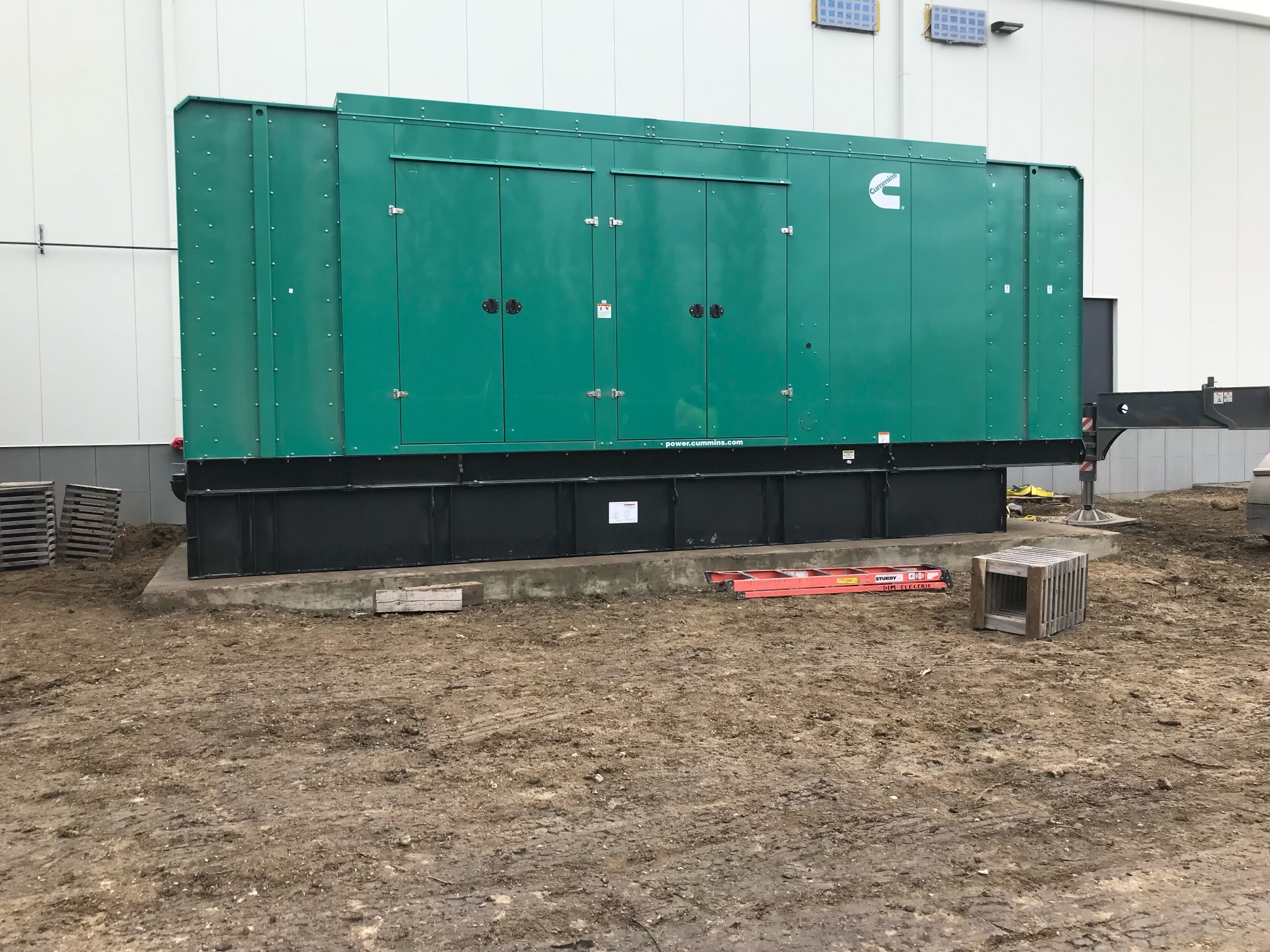 1000kW 347600V Cummins DQFAD Generators Bomag Power Safe