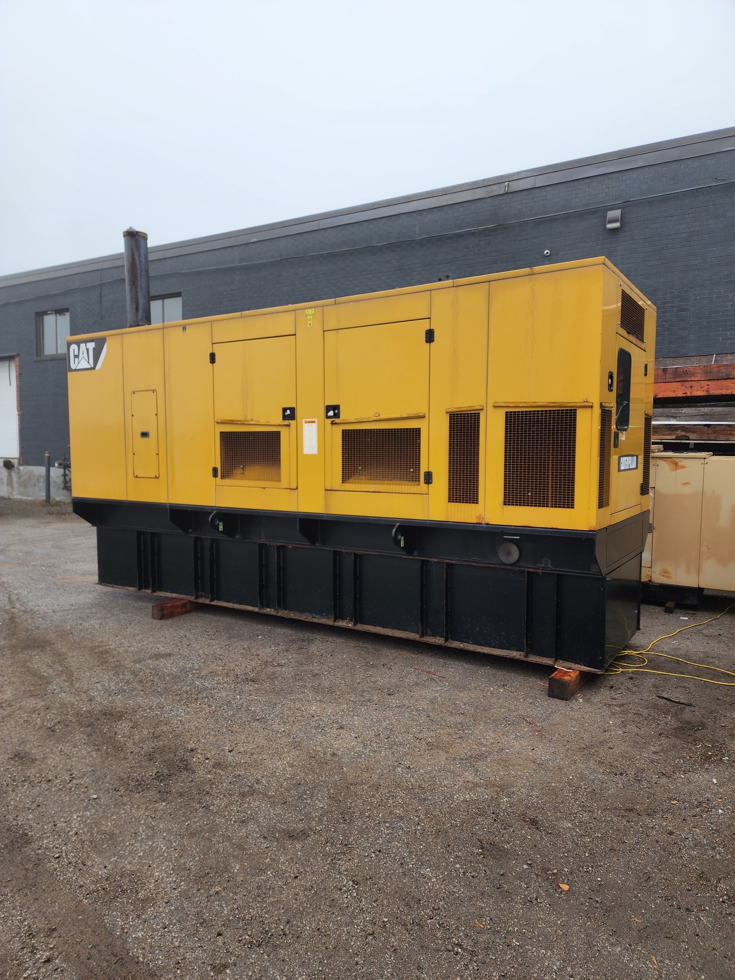 600kW 347-600V CAT C18 Generator